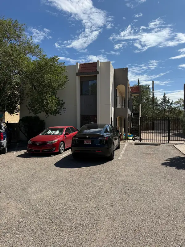 532 Palomas Drive Se, Albuquerque, NM 87108