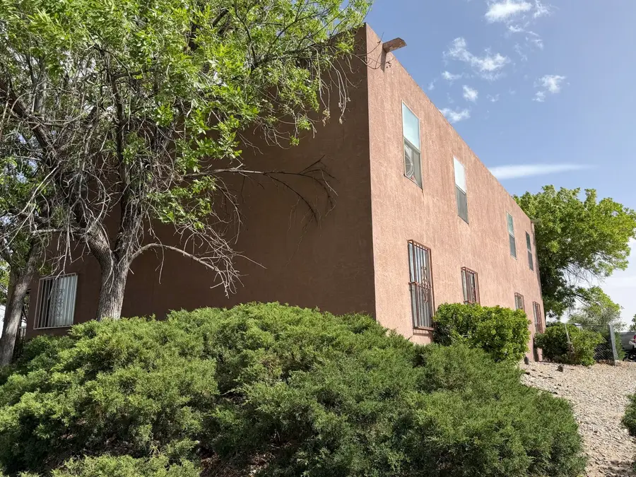 1815 Girard Boulevard Se, Albuquerque, NM 87106 - #2