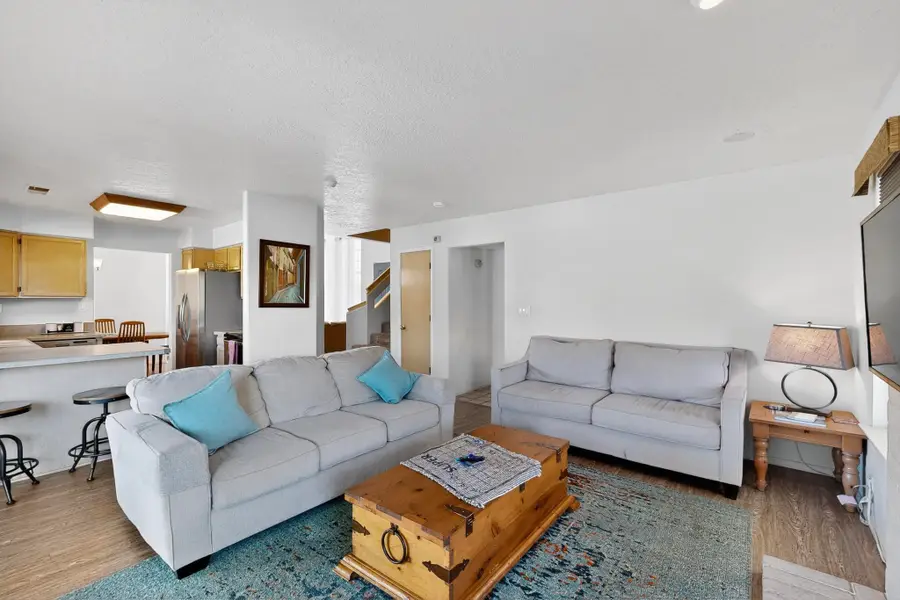 7809 Oakland Avenue Ne, Albuquerque, NM 87122 - #3