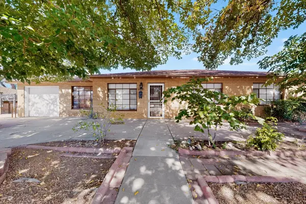 2015 Vermont Street Ne, Albuquerque, NM 87110