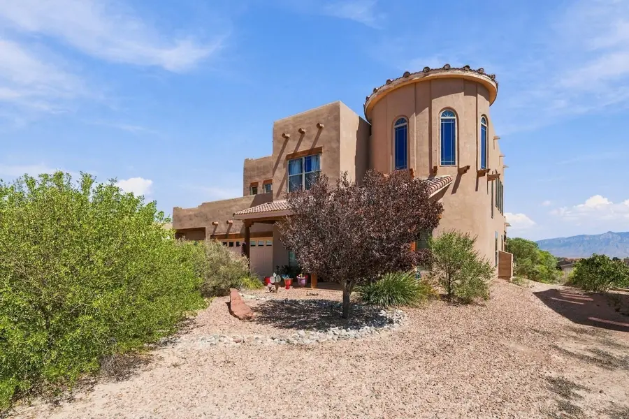 608 3rd Street Sw, Rio Rancho, NM 87124 - #3