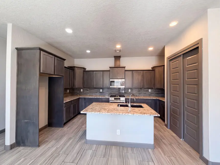 2437 Lynn Road Se, Rio Rancho, NM 87124 - #2