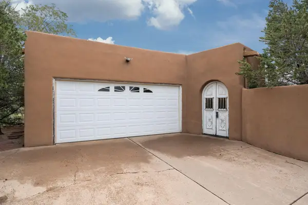 689 Gonzales Road, Santa Fe, NM 87501