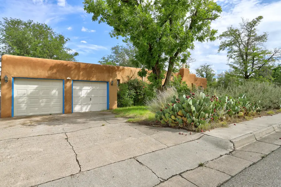 401 Fontana Place Ne, Albuquerque, NM 87108 - #2