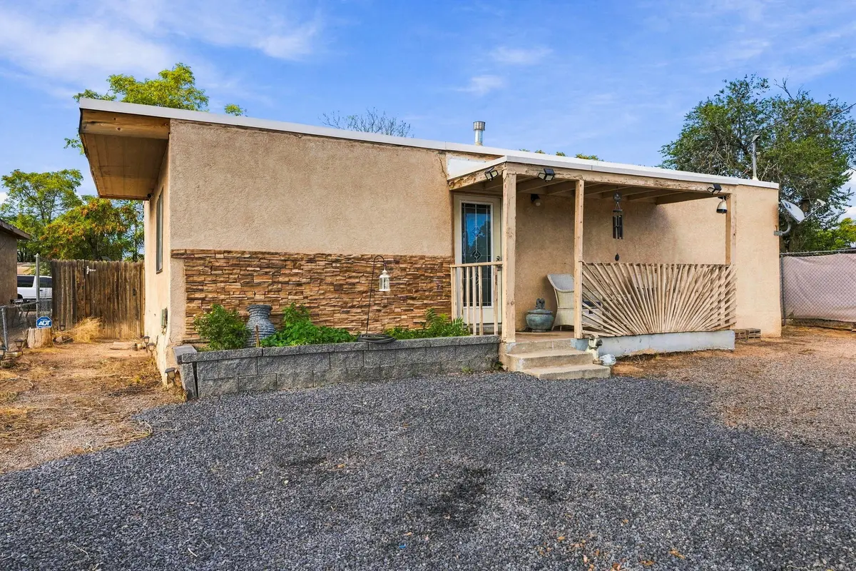 117 Clifton Avenue Se, Albuquerque, NM 87102 - #1