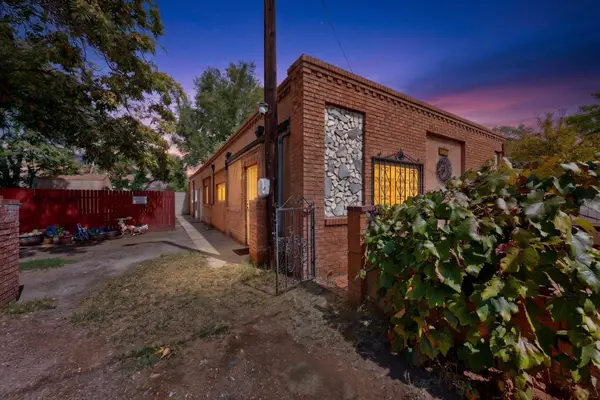 2215 Hooper Road Sw, Albuquerque, NM 87105