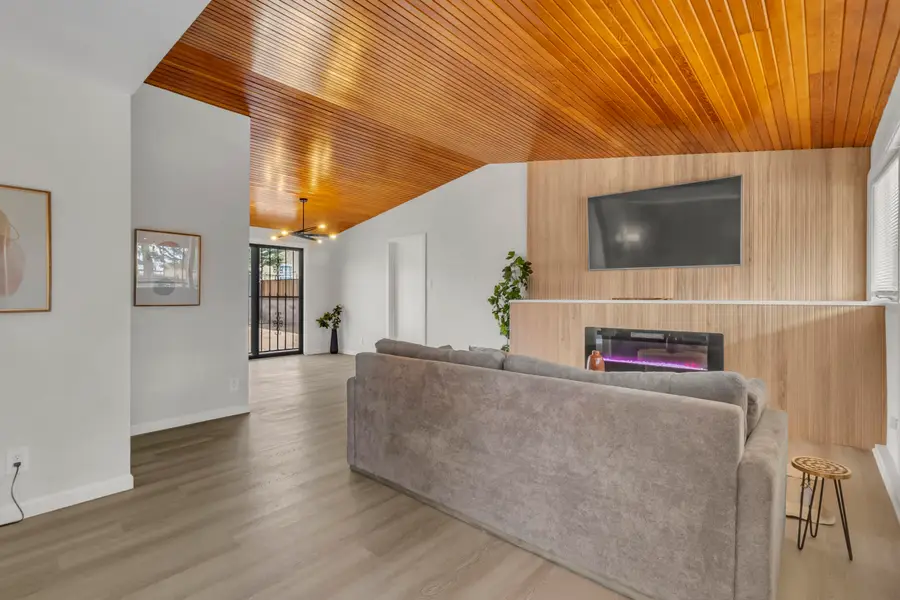 2806 Palomas Drive Ne, Albuquerque, NM 87110 - #3