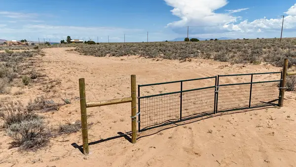 Lopez Lane, Los Lunas, NM 87031