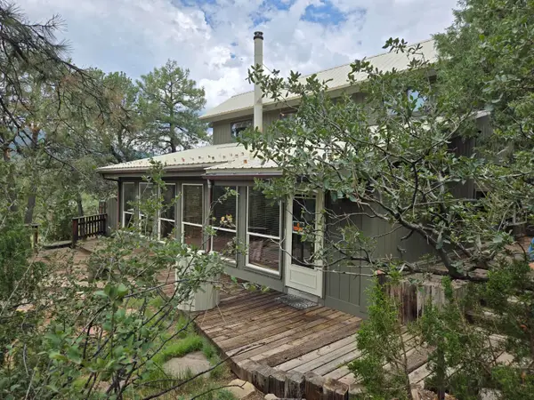 88 Juniper Loop Ne, Cedar Crest, NM 87008