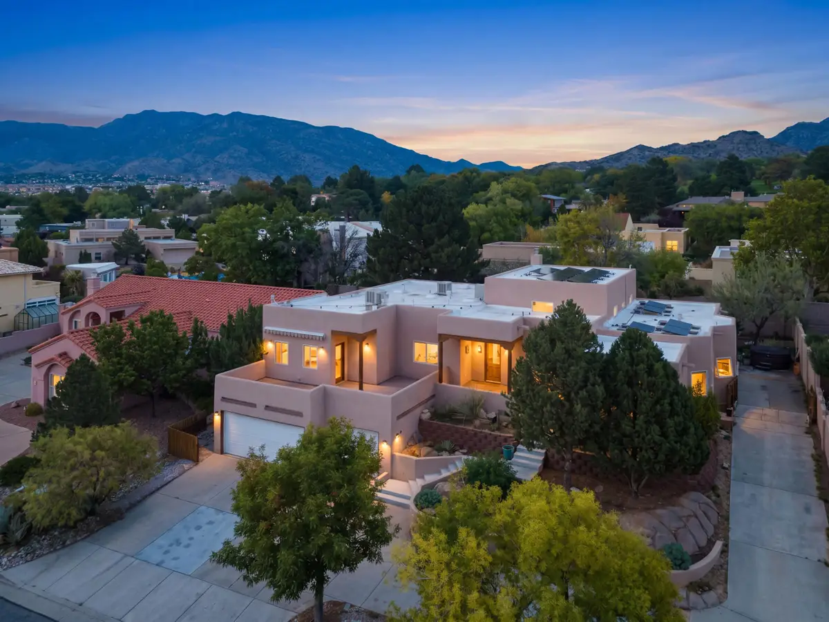 712 Navarra Way Se, Albuquerque, NM 87123 - #1
