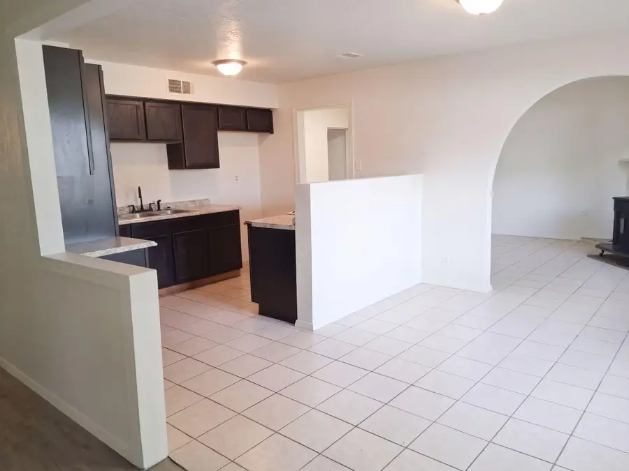 1817 Corte Eduardo Street Sw, Albuquerque, NM 87105 - #2
