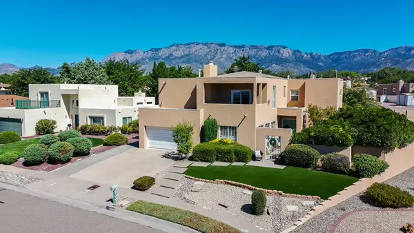 10016 Academy Knolls Drive Ne, Albuquerque, NM 87111