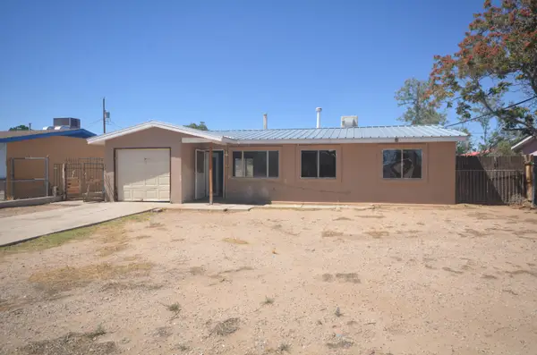 5941 Eucariz Avenue Sw, Albuquerque, NM 87121