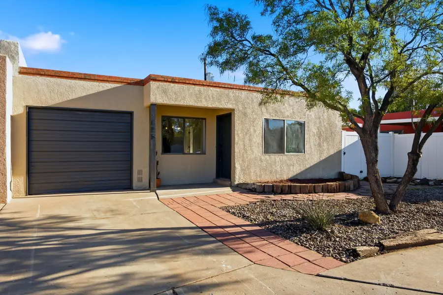 325 Shannon Place Nw, Albuquerque, NM 87107 - #3