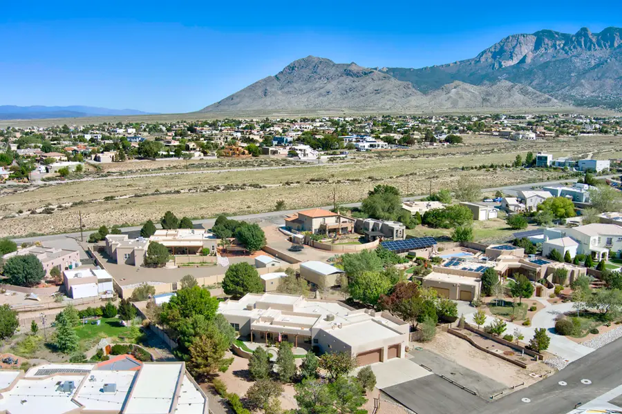 9175 Wilshire Avenue Ne, Albuquerque, NM 87122 - #3