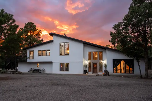32 Bobolink Lane, Tijeras, NM 87059