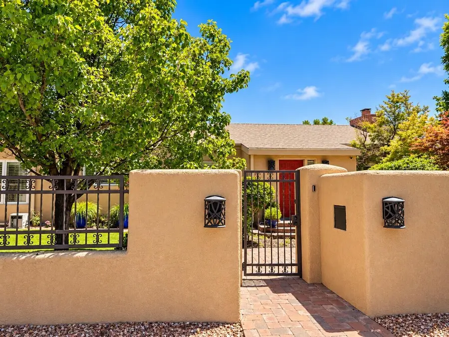 4462 Avenida Del Sol Ne, Albuquerque, NM 87110 - #3
