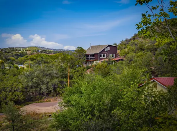 15 Mcatee Place, Tijeras, NM 87059