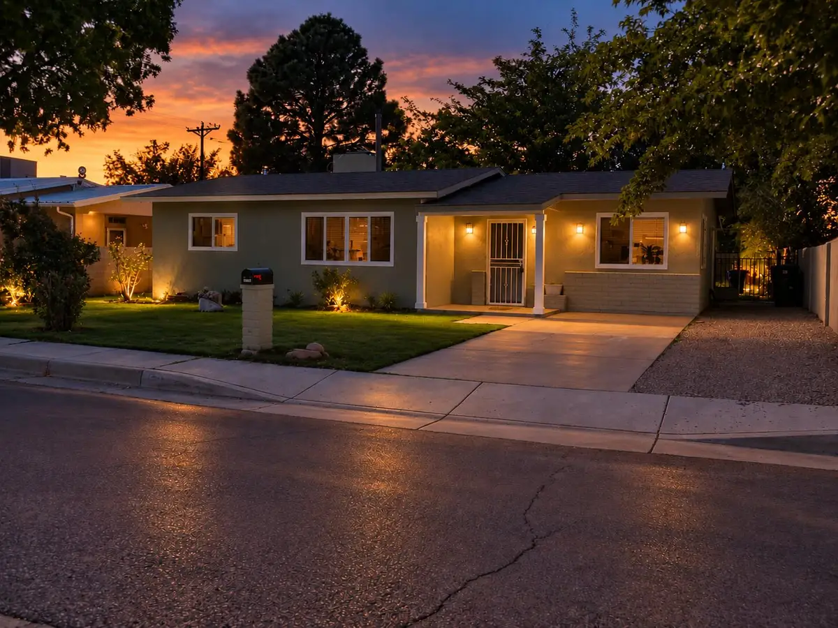 4011 Broadview Place Nw, Albuquerque, NM 87107 - #1