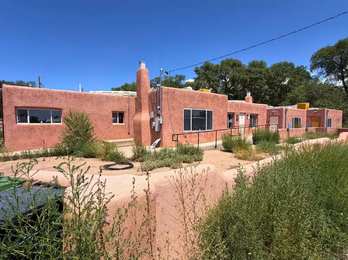 305 Lagunitas Lane Sw, Albuquerque, NM 87105 - #1