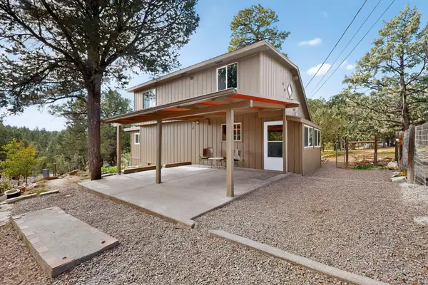 16 Thunderbird Lane, Tijeras, NM 87059