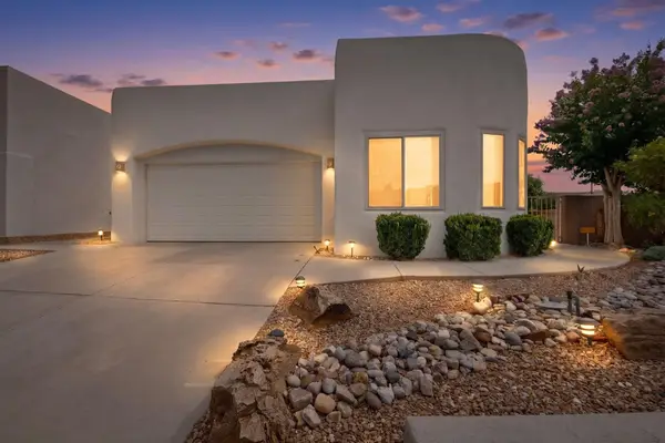 8816 Desert Finch Lane Ne, Albuquerque, NM 87122