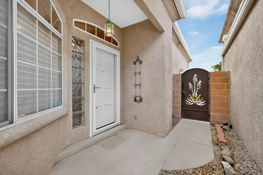 633 Lakeview Circle Se, Rio Rancho, NM 87124 - #2