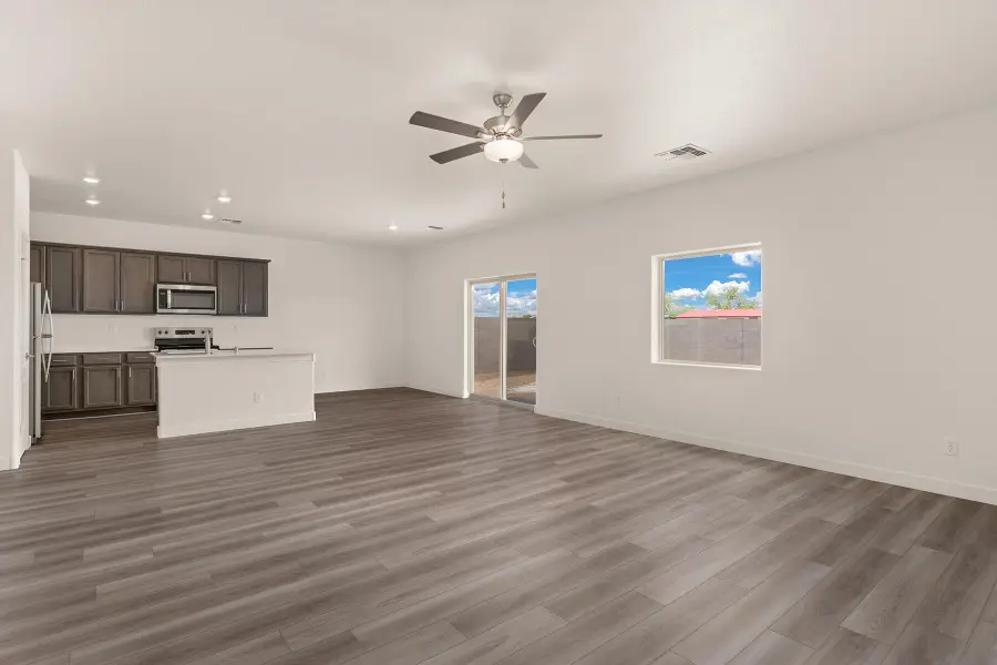 835 Calle De Las Rosas, Belen, NM 87002 - #3