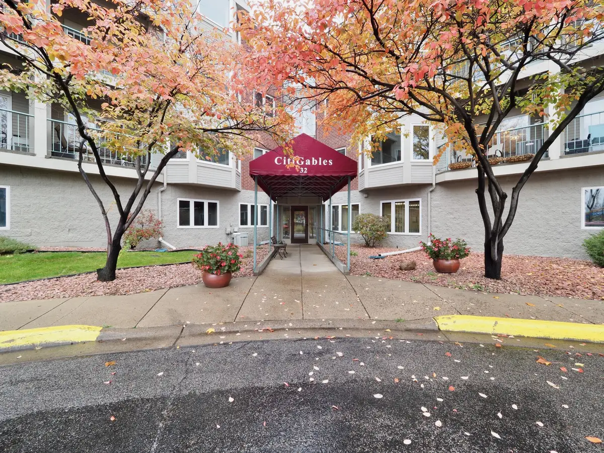 32 11th Avenue S #303, Hopkins, MN 55343 - #1