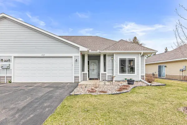 1427 Ravoux Lane, Chaska, MN 55318