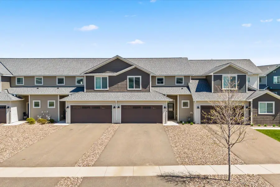 1718 Southpoint Lane, Hudson, WI 54016 - Image #2