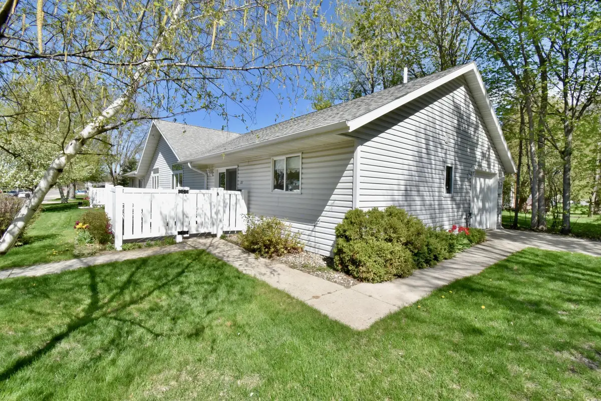 217 10th Avenue E, Alexandria, MN 56308 - Image #1