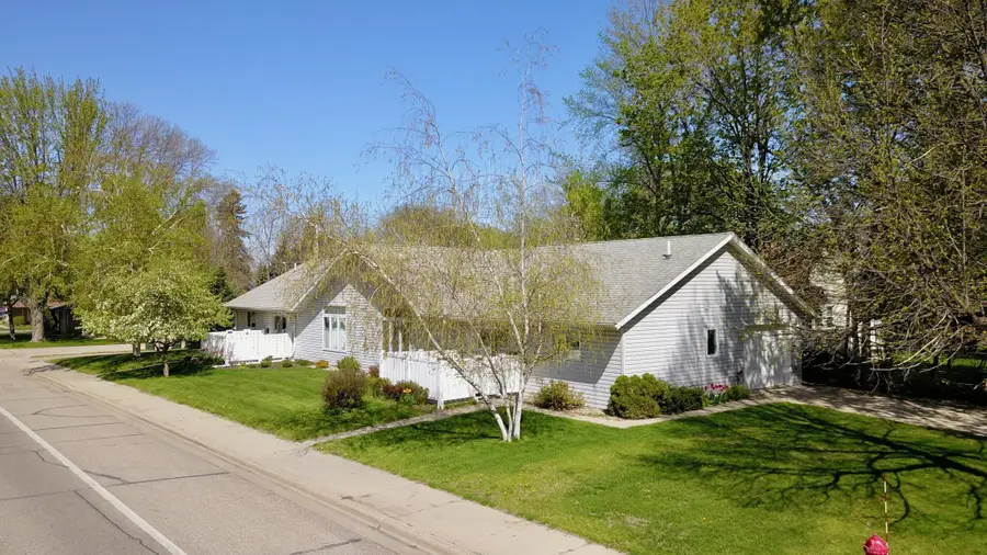 217 10th Avenue E, Alexandria, MN 56308 - Image #2