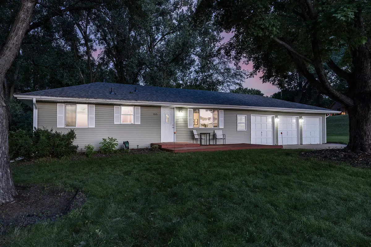 1515 Woodhill Road, Burnsville, MN 55337 - #1