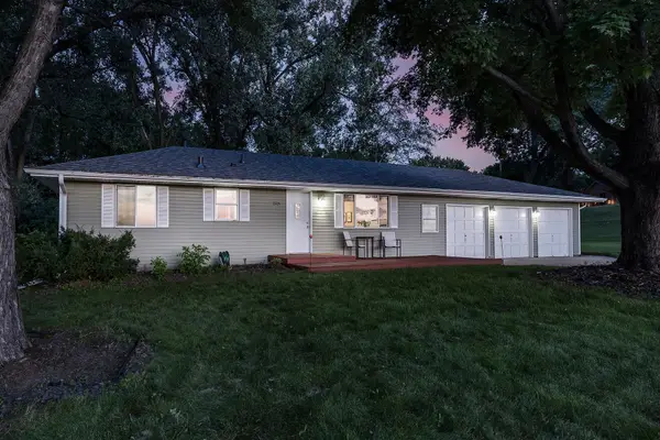 1515 Woodhill Road, Burnsville, MN 55337