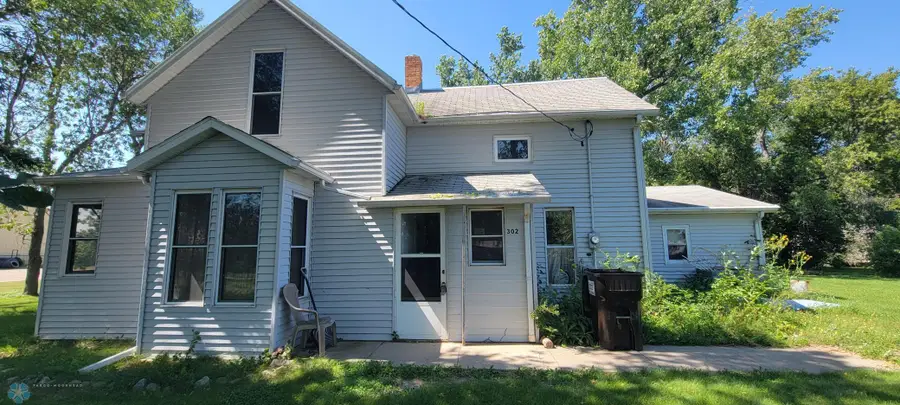 302 3rd Avenue Nw, Steele, ND 58482 - #2