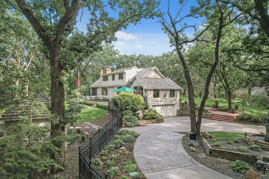 10 Saint Albans Road E, Hopkins, MN 55305 - Image #3