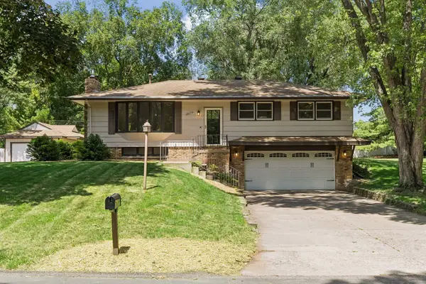 16170 Westgate Lane, Eden Prairie, MN 55344