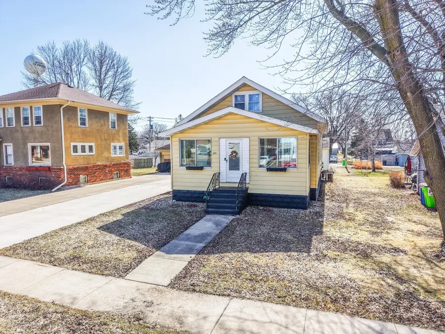 211 E Main St, Blooming Prairie, MN 55917 - #3