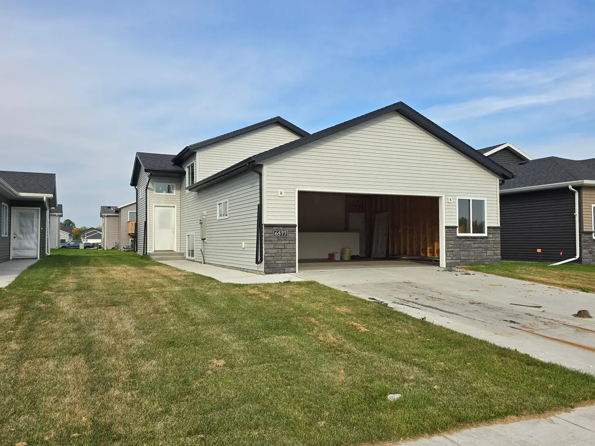 6577 Samuel Drive, Horace, ND 58047 - Image #1