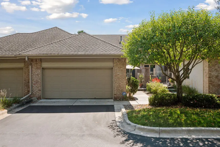 7238 Lewis Ridge Parkway, Edina, MN 55439 - #3