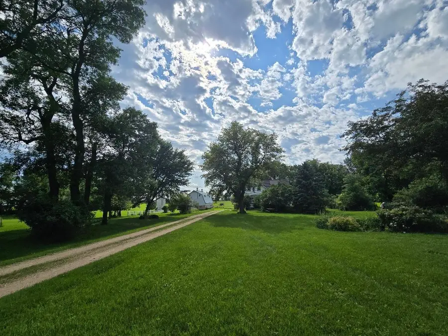 2047 60th Avenue, Pipestone, MN 56164 - Image #2