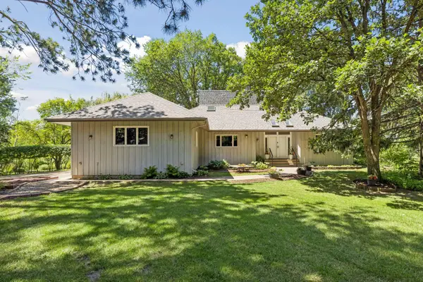 882 Willow Ridge 1, Hudson, WI 54016