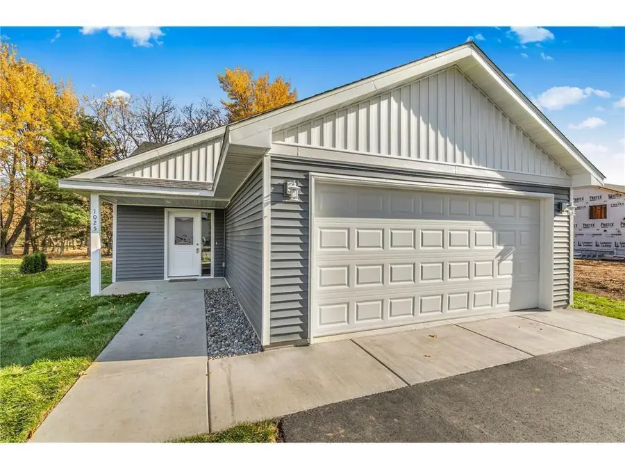 1015 3rd Avenue Ne, Milaca, MN 56353 - #2