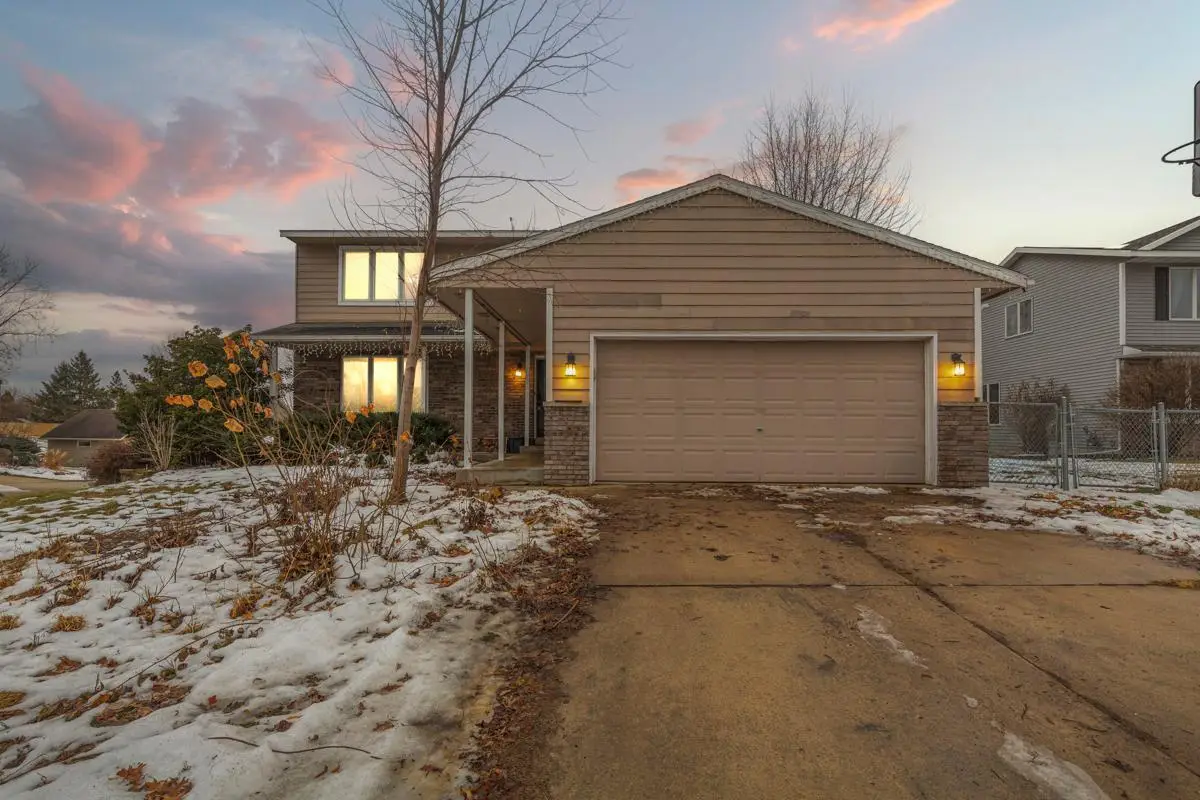 4406 Newcastle Lane Nw, Rochester, MN 55901 - Image #1