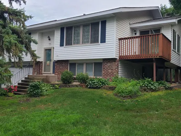 9896 Clover Leaf Parkway Ne, Blaine, MN 55434