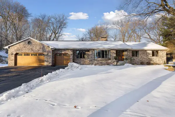 2320 Timber Trail E, Maplewood, MN 55119