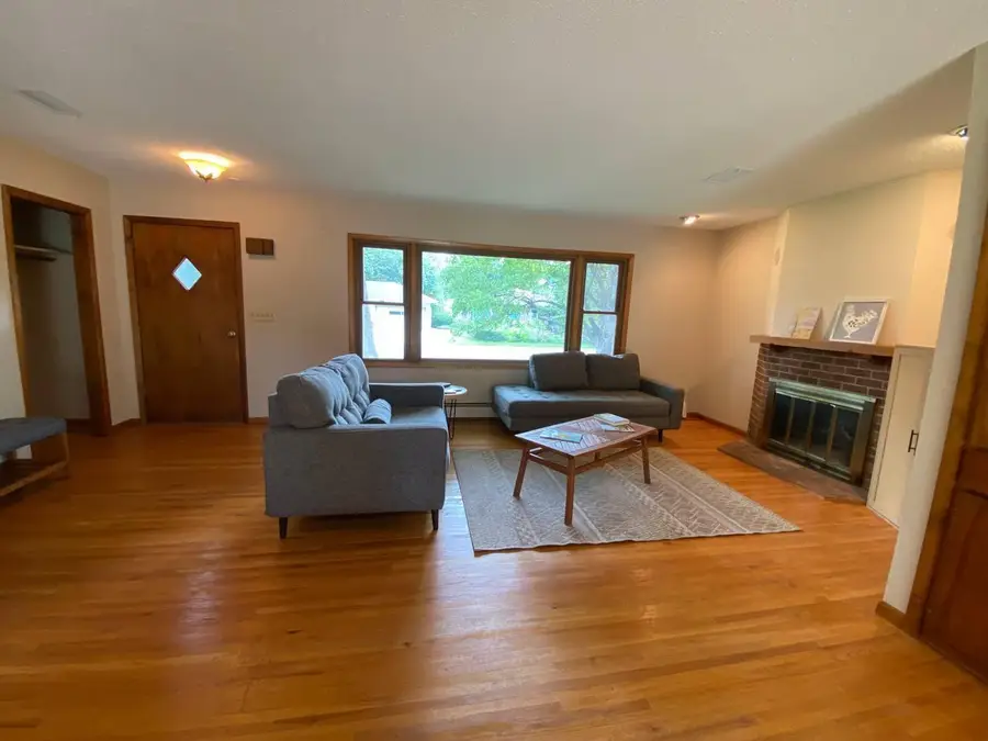 719 Grandview Avenue W, Roseville, MN 55113 - Image #2