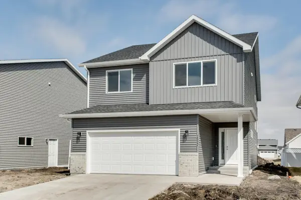 2522 38th Avenue S, Moorhead, MN 56560