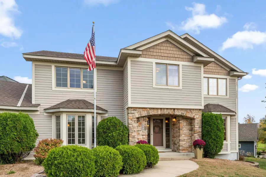 585 High Ridge Circle, Mendota Heights, MN 55118 - #2